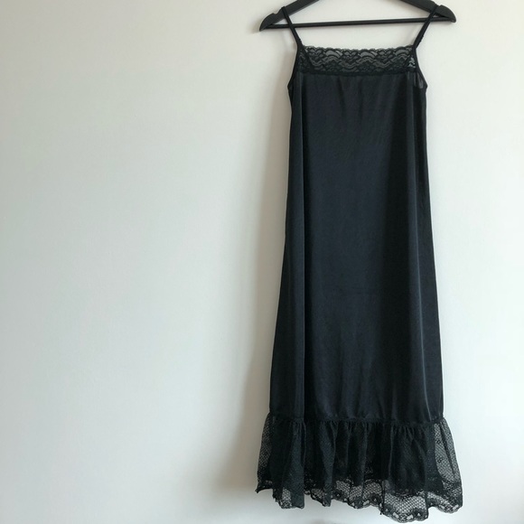 Black Layer/ Dress With Lace Trim - Picture 2 of 5